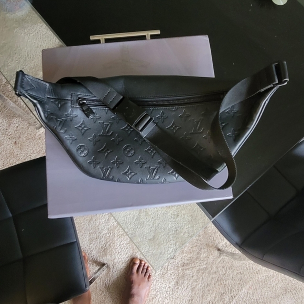 Louis vuitton discovery bumbag